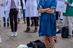 Wer nicht hüpft, der ist für Kohle! "Whoever does not jump is for coal!"